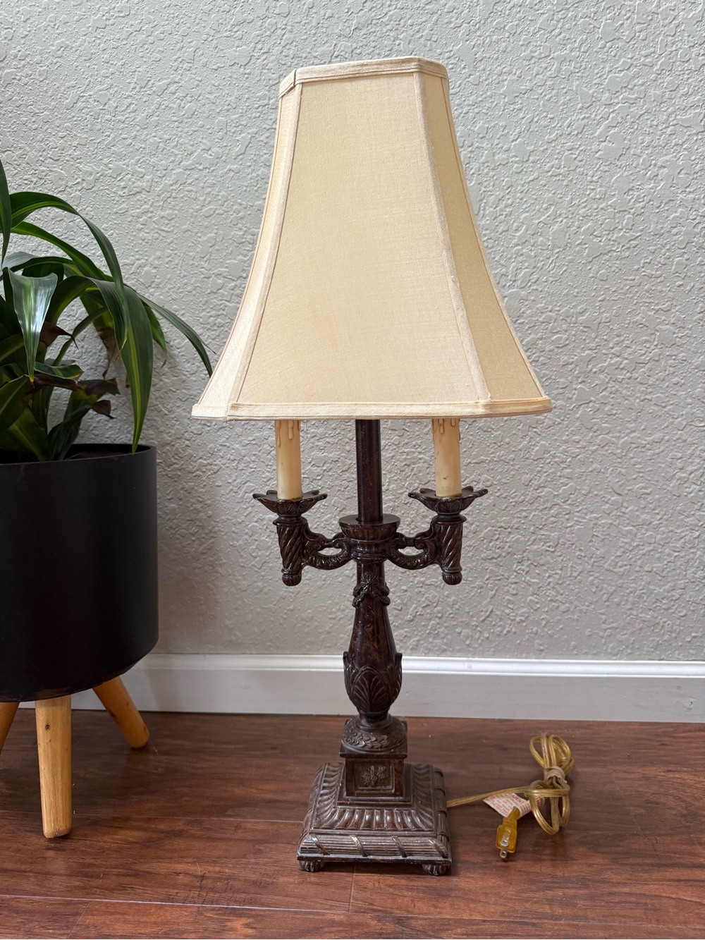 Vintage 1 Baroque Classical Elegant Table Desk Candelabra Style With Shade Lamp